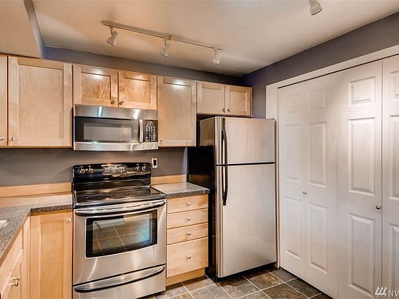 3rd image of 6700 NE 182nd St APT C101