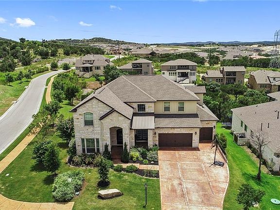 2nd image of 202 Coopers Crown Ln