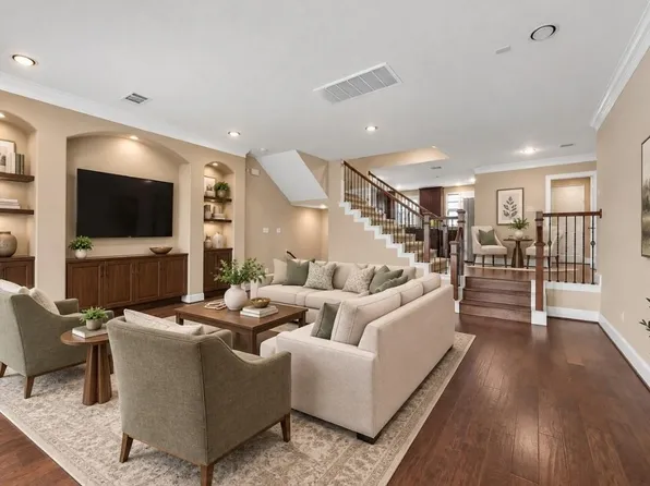 905 Garden Oaks Trce, Houston, TX 77018