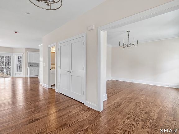 4th image of 23 Scotch Pine Drive