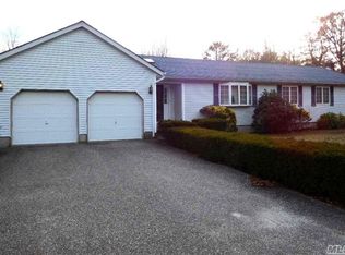 6 Petes Path, Manorville, NY 11949