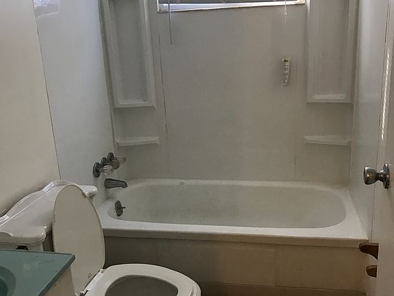 4th image of 3209 Barnett Ct S