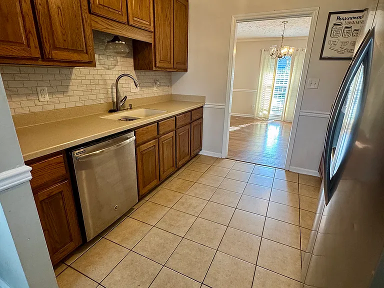 7562 Firethorn Dr — Photo 10