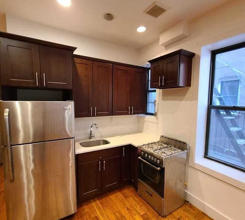 1st image of 229 Bainbridge St APT 1