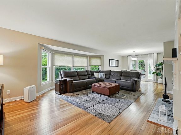 4th image of 5571 Hugh Dr