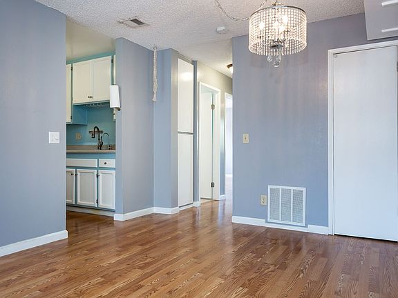 4th image of 12141 Wintergreen Dr Unit 4