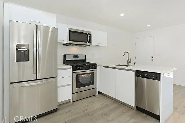 6745 Laurel Canyon Blvd #203 — Photo 9