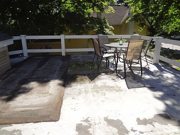 4th image of 171 Union St