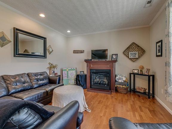 5th image of 6137 Cherry Ln