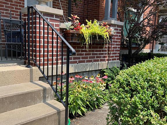 5th image of 422 Reinhard Ave