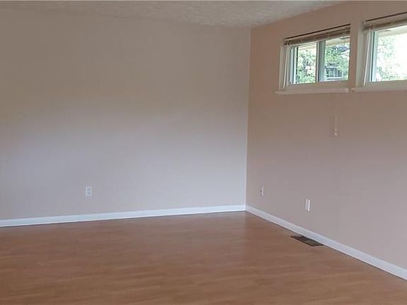 2nd image of 4921 Ellendale Ct