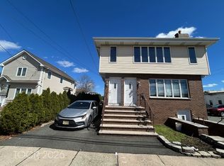1-09 27th St, Fair Lawn, NJ 07410