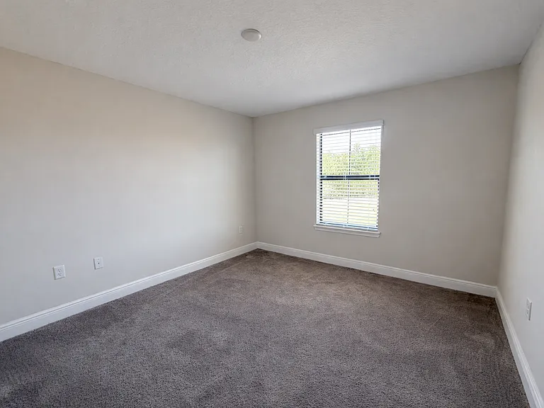 141 Kenny Blvd — Photo 11