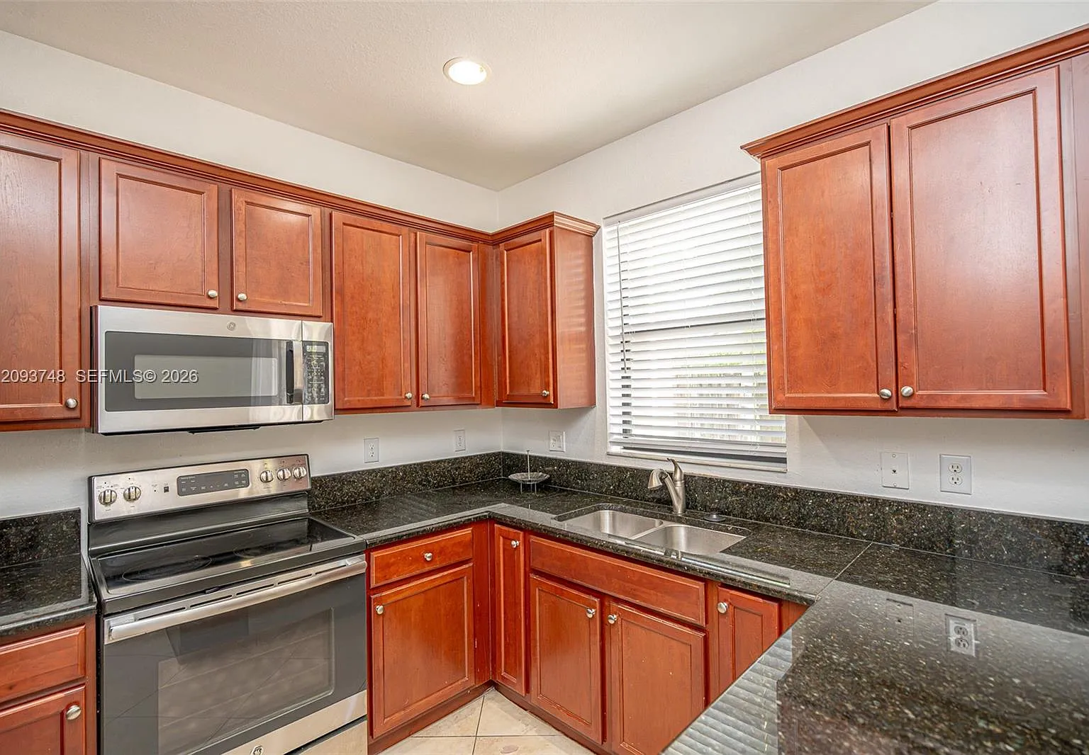 8815 NW 116th Ct — Photo 3