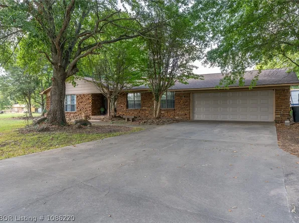 101 Schwartz Dr, Paris, AR 72855