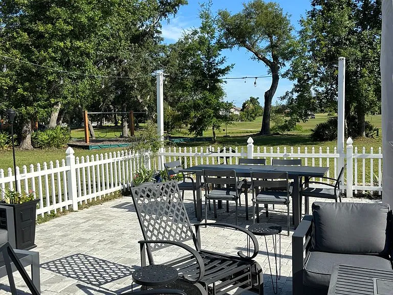 2115 Country Club Dr — Photo 23
