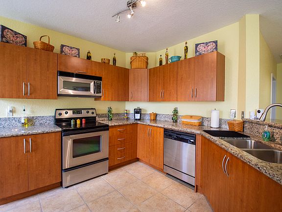 4th image of 132 SW Peacock Blvd APT 17-201