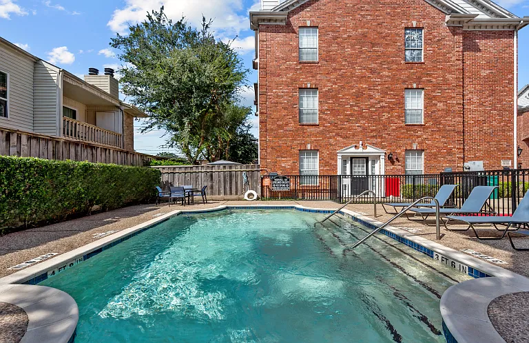 2210 Augusta Dr — Photo 20