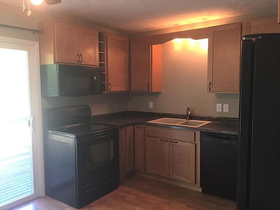 4th image of 9600 Burton St