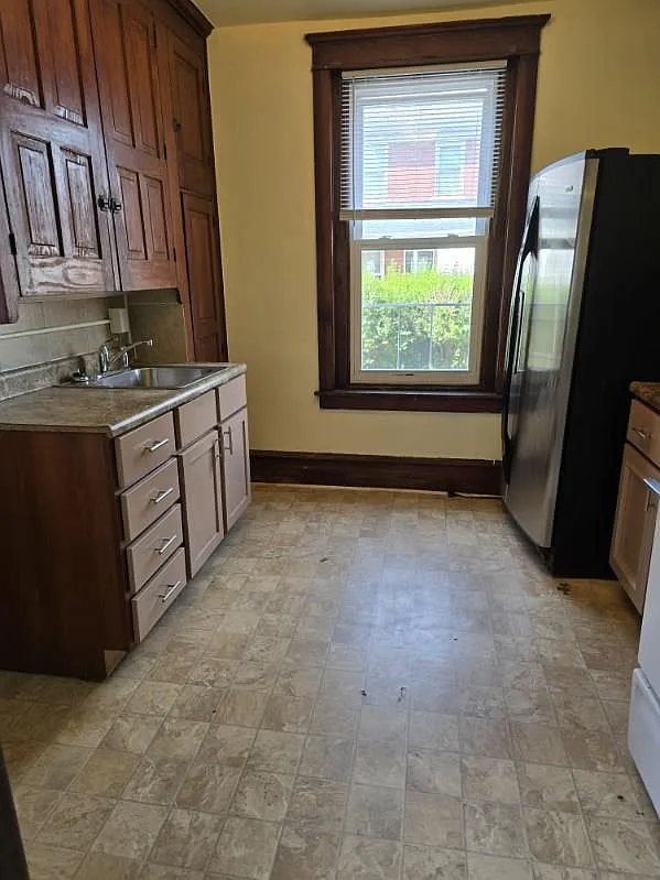 4 bed, 1668 sqft, $1,990 — Photo 4