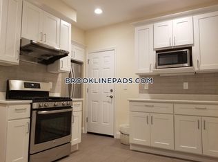 98 Toxteth St #U6, Brookline, MA 02446