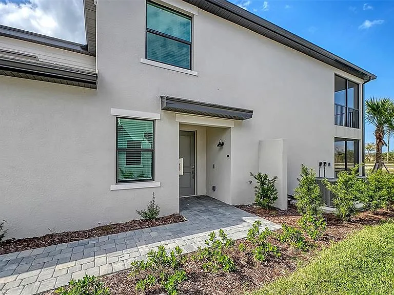 5624 Summit Pointe Cir #104 — Photo 3