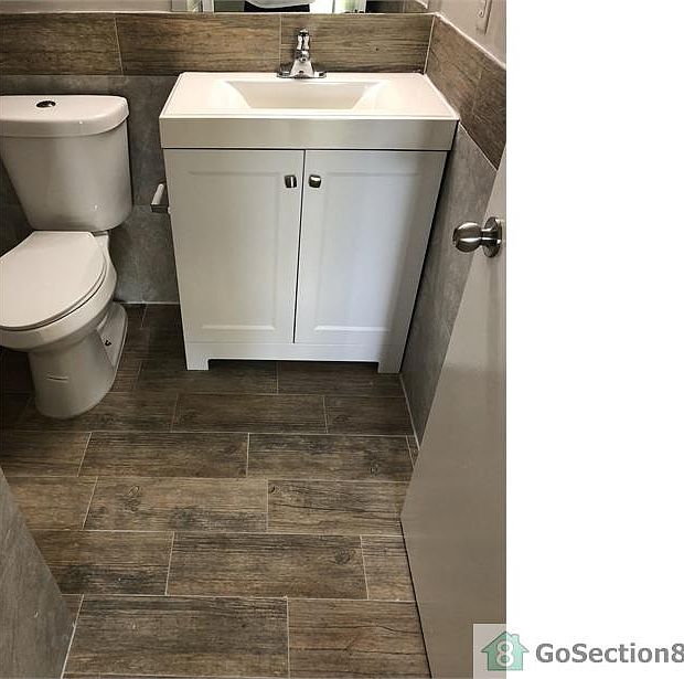 1st image of 618 Meadows Cir #618