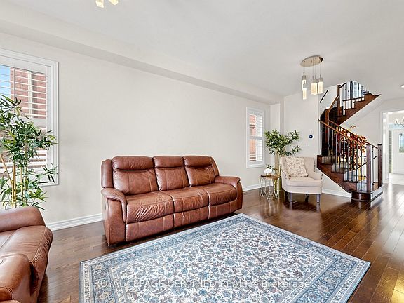 5th image of 5576 Meadowcrest Ave