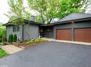 936 Crescent Blvd, Glen Ellyn, IL 60137
