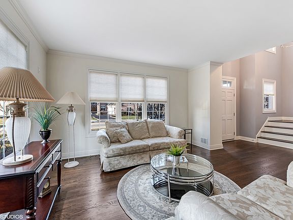 5th image of 2597 Independence Ave