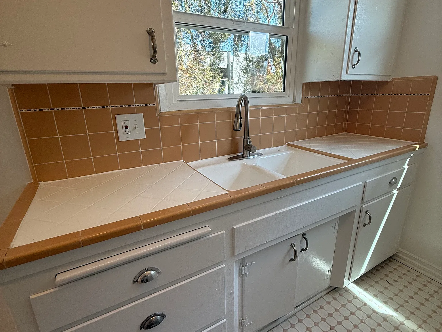 2 bed, $2,600 — Photo 3