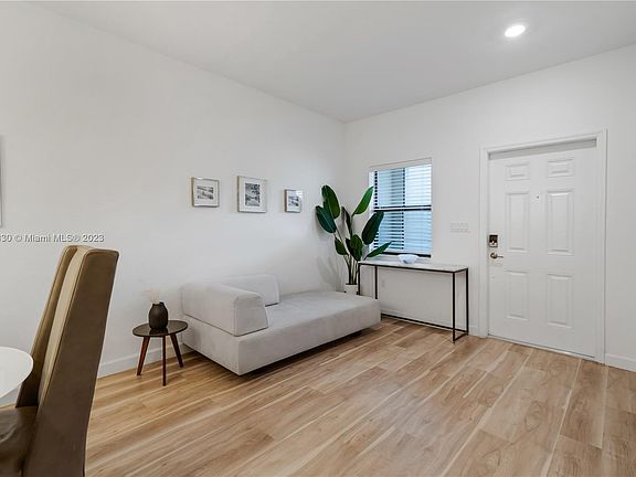 3rd image of 4674 Santa Cruz Way