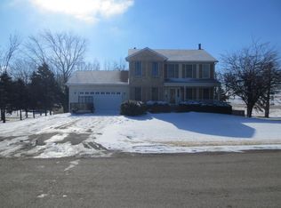 19043 Briar Dr, Bloomington, IL 61705