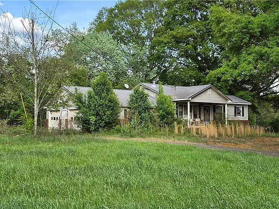4th image of 750 Poca Road