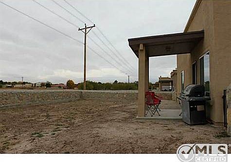 4th image of 608 Valley Plum Ave