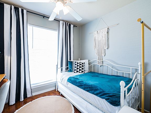 5th image of 1015 N Brents Ave #1