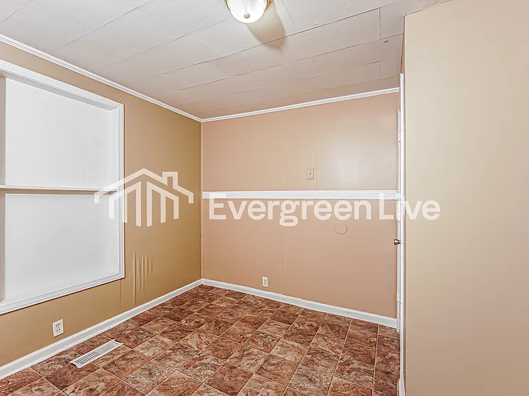 1832 Circlewood Dr — Photo 9