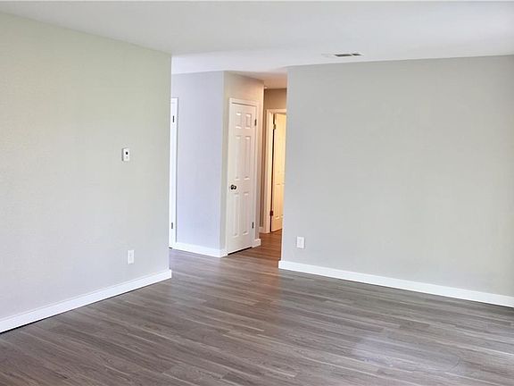 4th image of 10615 Golden Quail Dr #B
