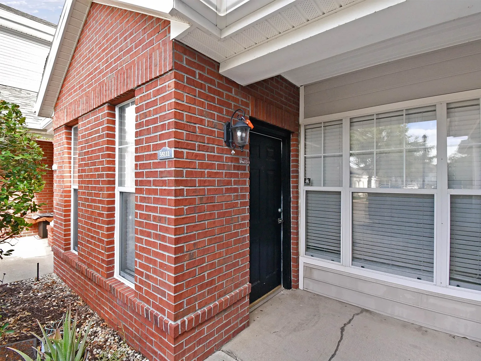 3 bed, 1409 sqft, $2,700 — Photo 4