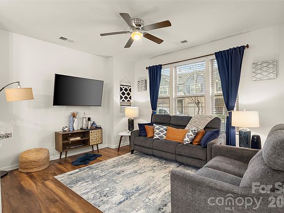 5th image of 2617 Winter Thistle Way