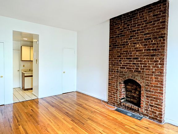3rd image of 212 E 83rd St #4C