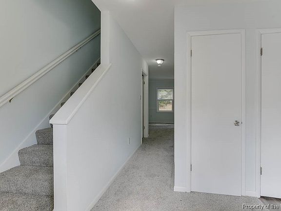 4th image of 9 Bromley Dr