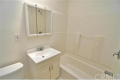 5th image of 802 Cota Ave