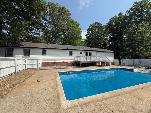 5701 Wensleydale Dr, New Kent, VA 23124