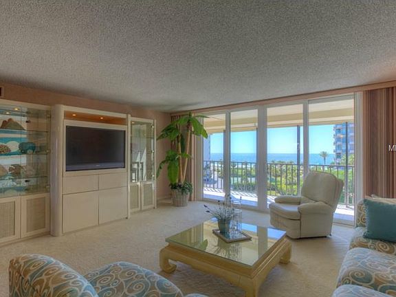 3rd image of 1581 Gulf Blvd APT 402N