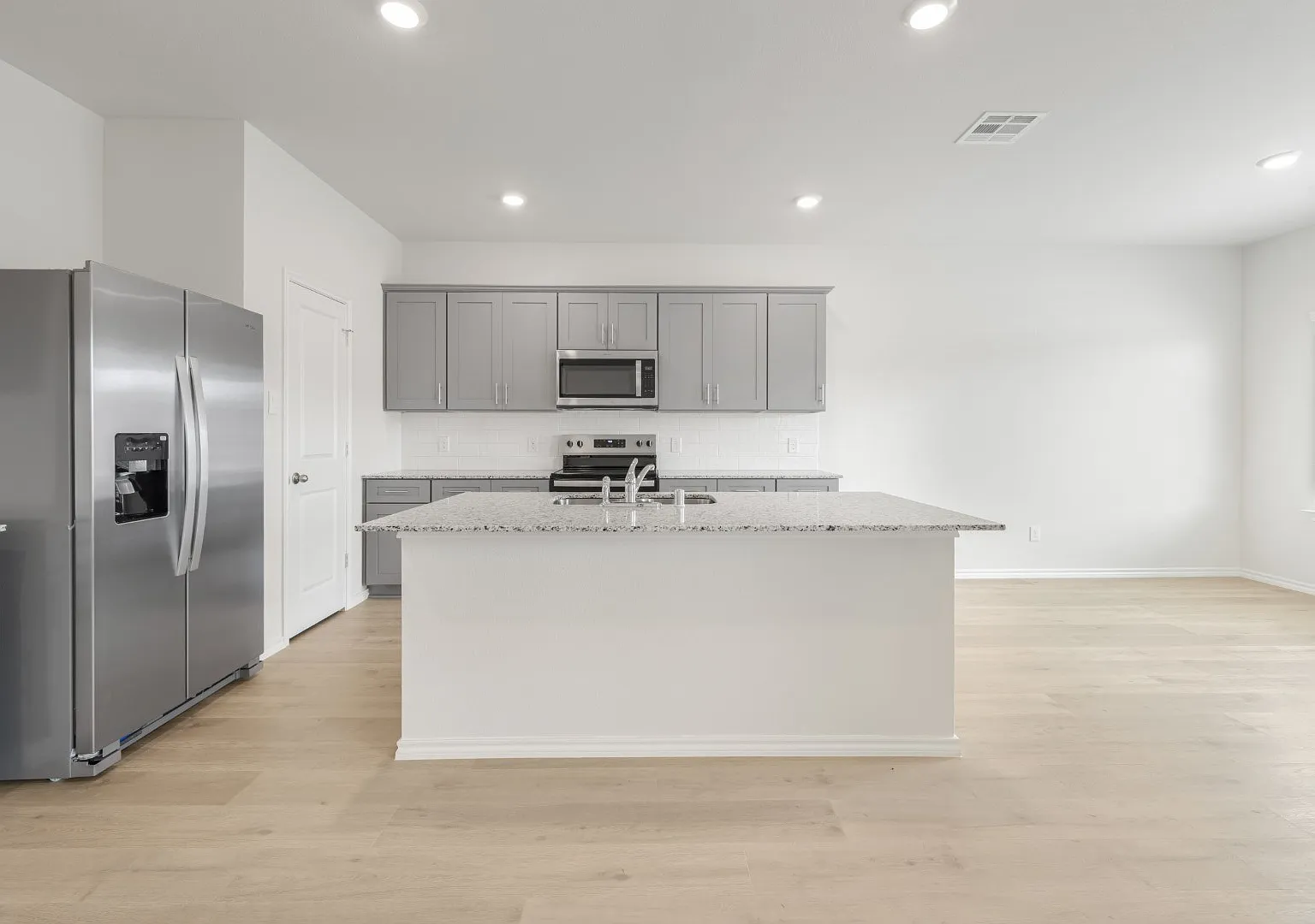 1574 Brooke Drive — Photo 2