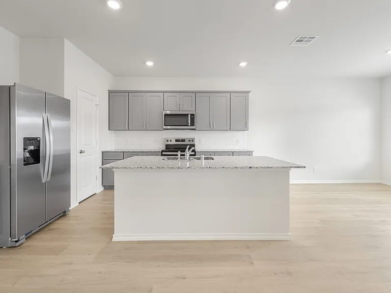 1574 Brooke Dr — Photo 2