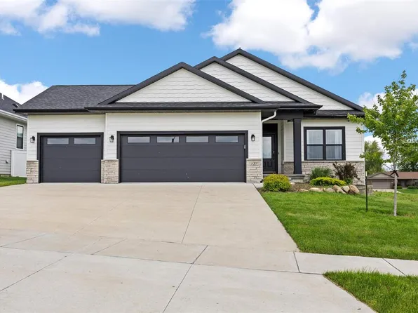 327 Sierra Trce, Coralville, IA 52241