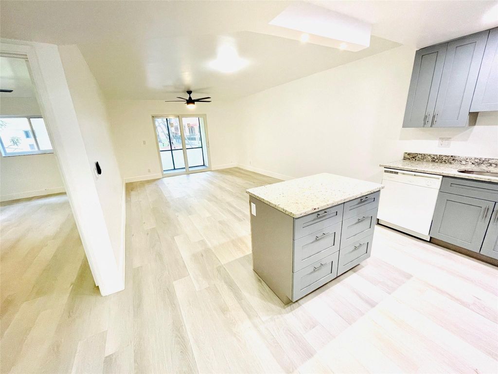 257 S Cypress Road #414, photo 7
