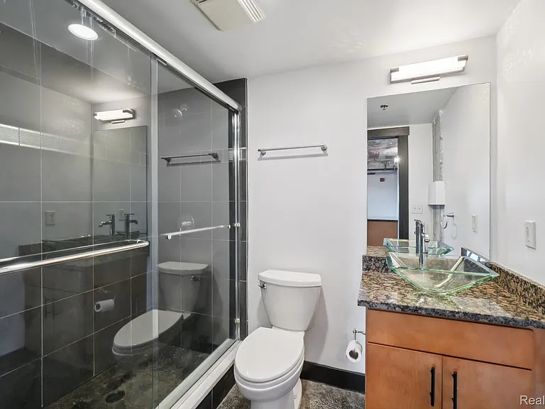 2915 John R St #502 — Photo 15
